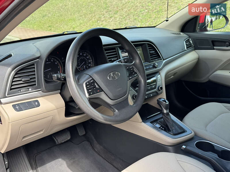 Седан Hyundai Elantra 2016 в Києві