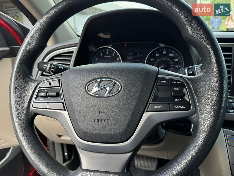 Седан Hyundai Elantra 2016 в Києві
