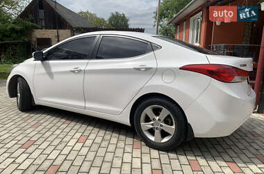 Седан Hyundai Elantra 2012 в 
