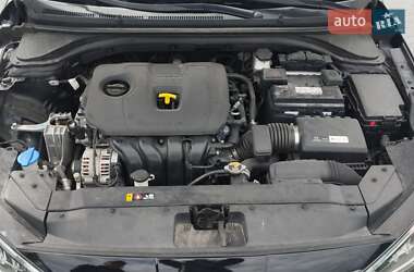 Седан Hyundai Elantra 2018 в 