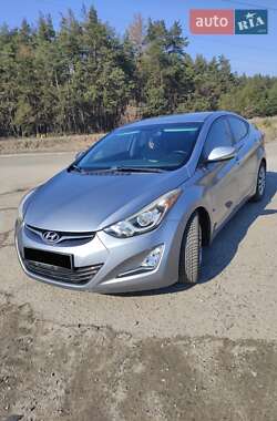 Седан Hyundai Elantra 2015 в Ахтырке