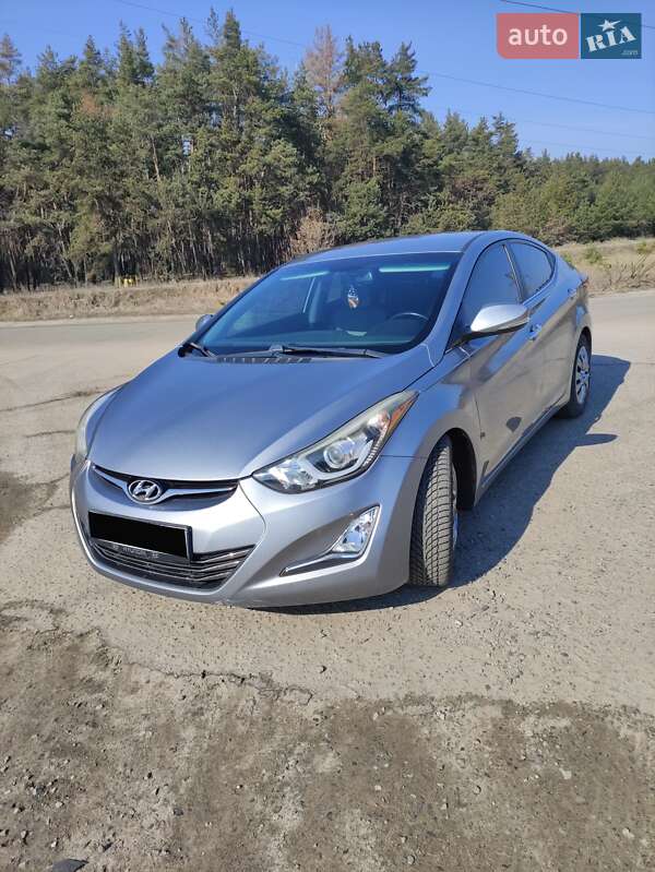 Седан Hyundai Elantra 2015 в Ахтырке