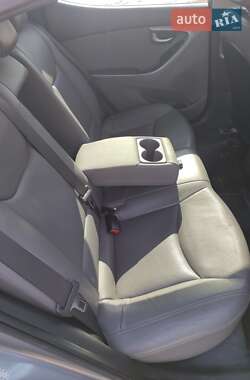 Седан Hyundai Elantra 2015 в Ахтырке