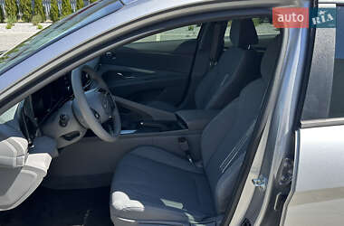 Седан Hyundai Elantra 2022 в 