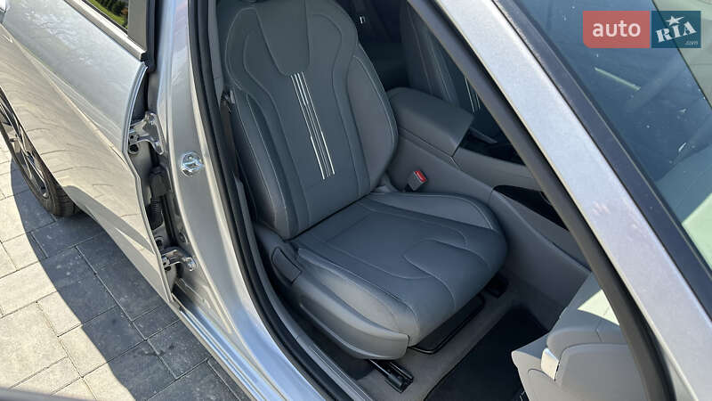 Седан Hyundai Elantra 2022 в Луцке