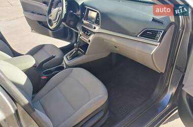 Седан Hyundai Elantra 2018 в 