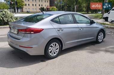 Седан Hyundai Elantra 2016 в 