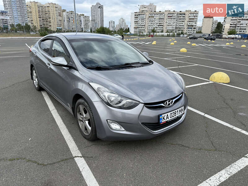 Hyundai Elantra 2011