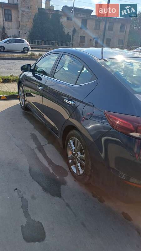 Седан Hyundai Elantra 2018 в Ізмаїлі