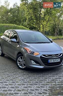 Хэтчбек Hyundai Elantra 2013 в Львове