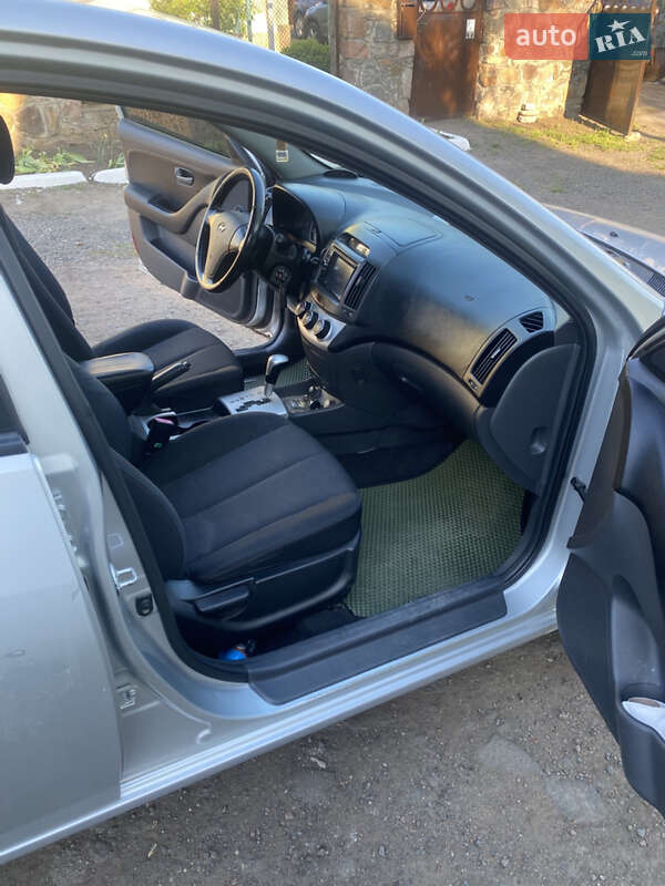 Седан Hyundai Elantra 2007 в Доманевке