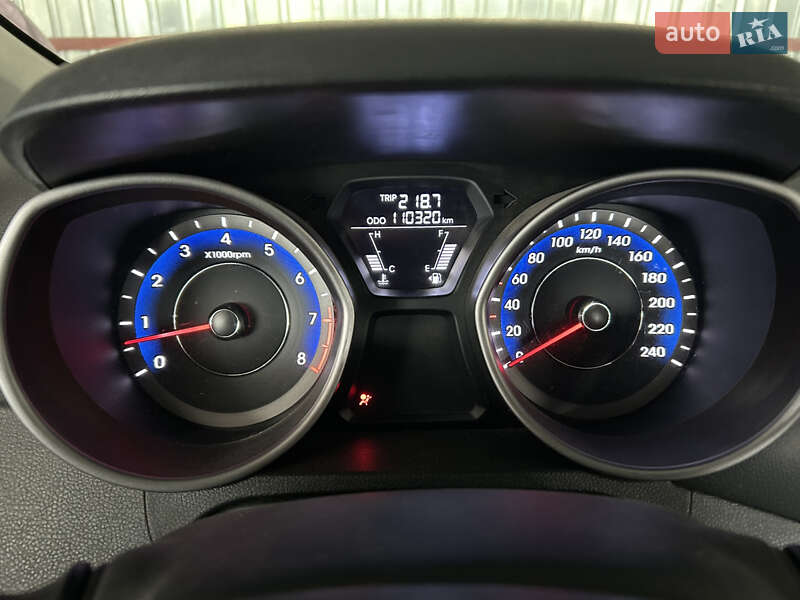 Седан Hyundai Elantra 2013 в Переяславе