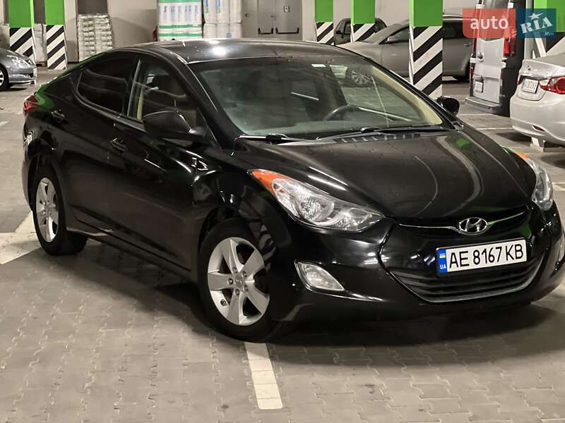 Седан Hyundai Elantra 2013 в 