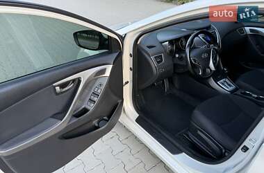 Седан Hyundai Elantra 2012 в 