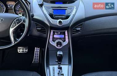 Седан Hyundai Elantra 2012 в 