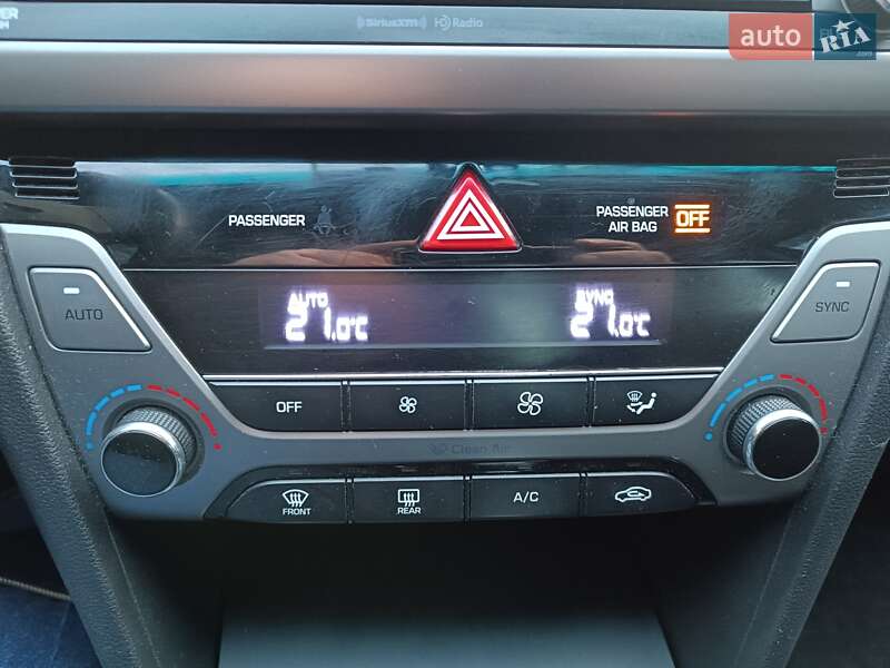 Седан Hyundai Elantra 2016 в Запоріжжі