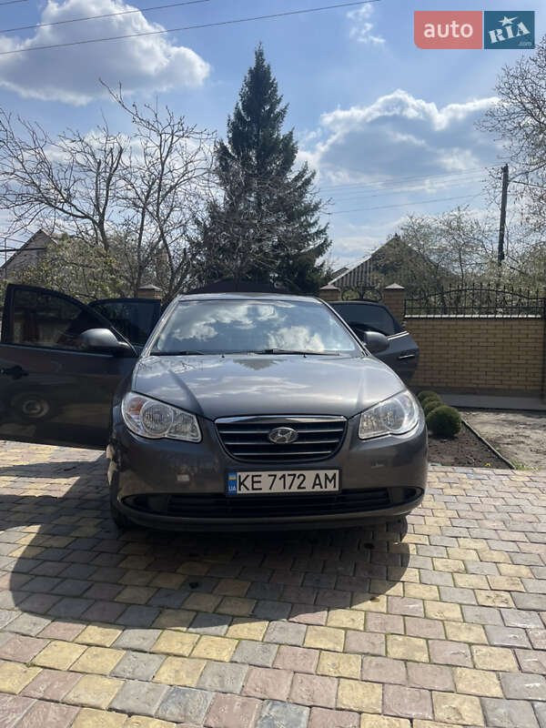 Седан Hyundai Elantra 2008 в Павлограді