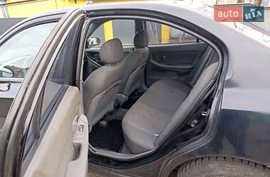 Седан Hyundai Elantra 2005 в 