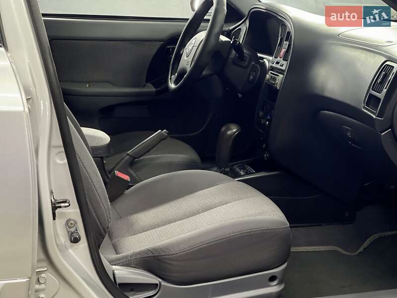 Седан Hyundai Elantra 2005 в Тернополе