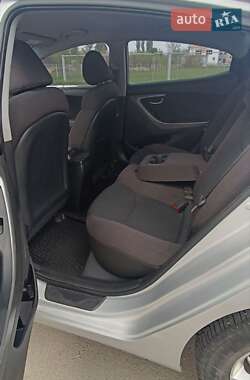 Седан Hyundai Elantra 2012 в 