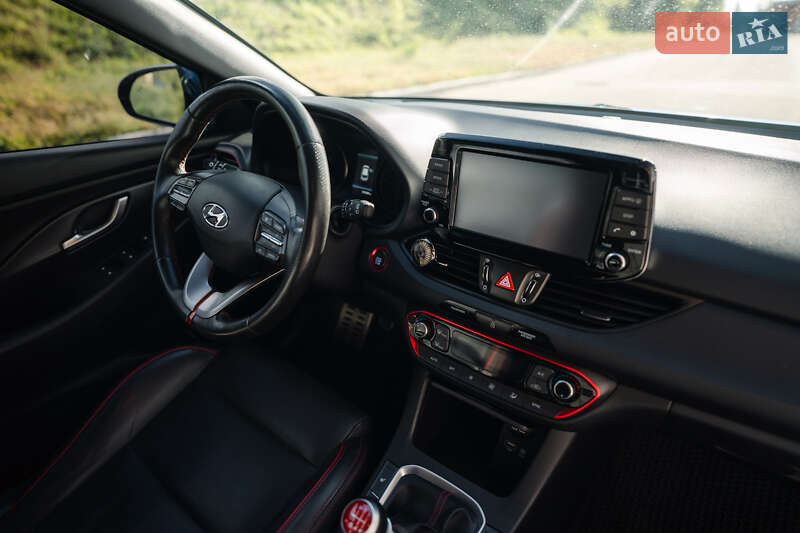 Хэтчбек Hyundai Elantra 2017 в Полтаве