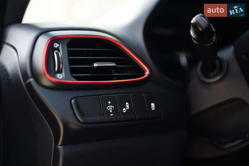 Хэтчбек Hyundai Elantra 2017 в Полтаве