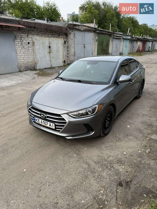 Седан Hyundai Elantra 2017 в 
