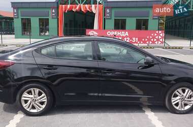 Седан Hyundai Elantra 2018 в 