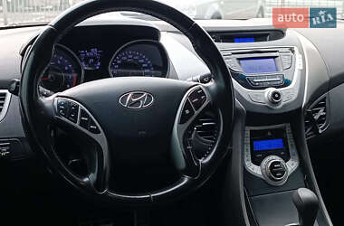Седан Hyundai Elantra 2012 в 