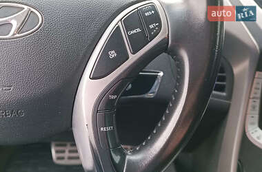 Седан Hyundai Elantra 2012 в 