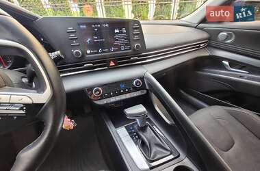 Седан Hyundai Elantra 2021 в 