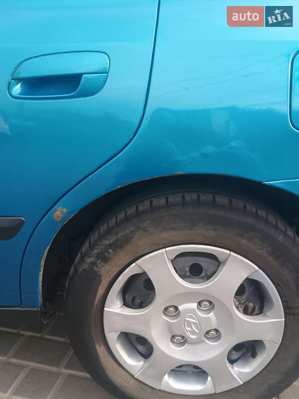 Седан Hyundai Elantra 2000 в Первомайске