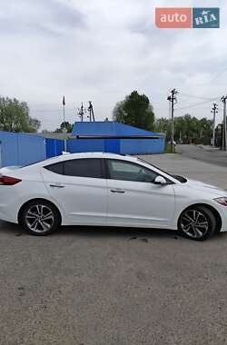 Седан Hyundai Elantra 2016 в 