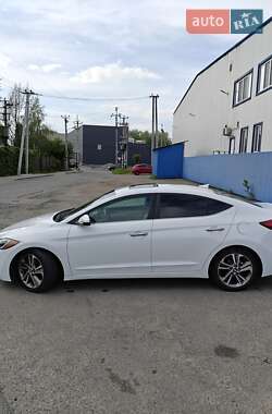 Седан Hyundai Elantra 2016 в 