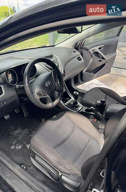 Седан Hyundai Elantra 2013 в 