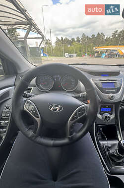 Седан Hyundai Elantra 2013 в 