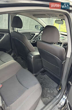 Седан Hyundai Elantra 2013 в 