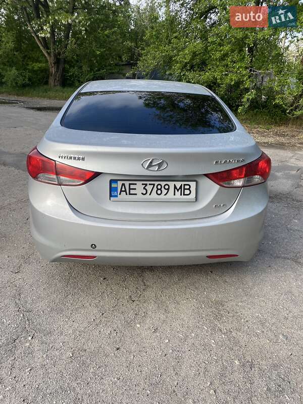 Седан Hyundai Elantra 2012 в Дніпрі
