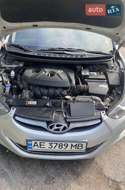 Седан Hyundai Elantra 2012 в Дніпрі