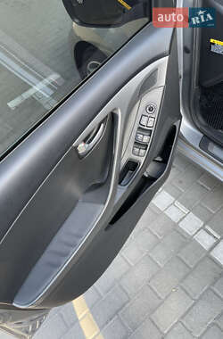 Седан Hyundai Elantra 2014 в 