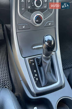 Седан Hyundai Elantra 2014 в 