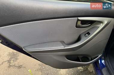 Седан Hyundai Elantra 2013 в 