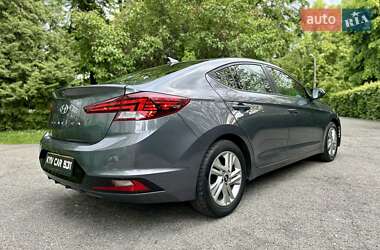 Седан Hyundai Elantra 2019 в 