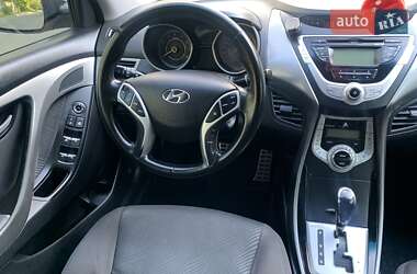 Седан Hyundai Elantra 2012 в 