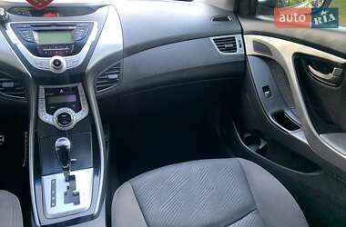 Седан Hyundai Elantra 2012 в 