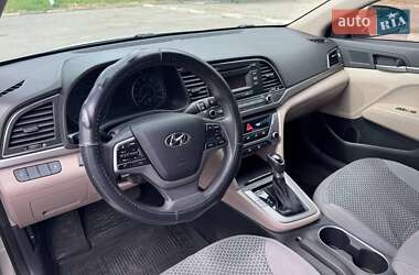 Седан Hyundai Elantra 2018 в 
