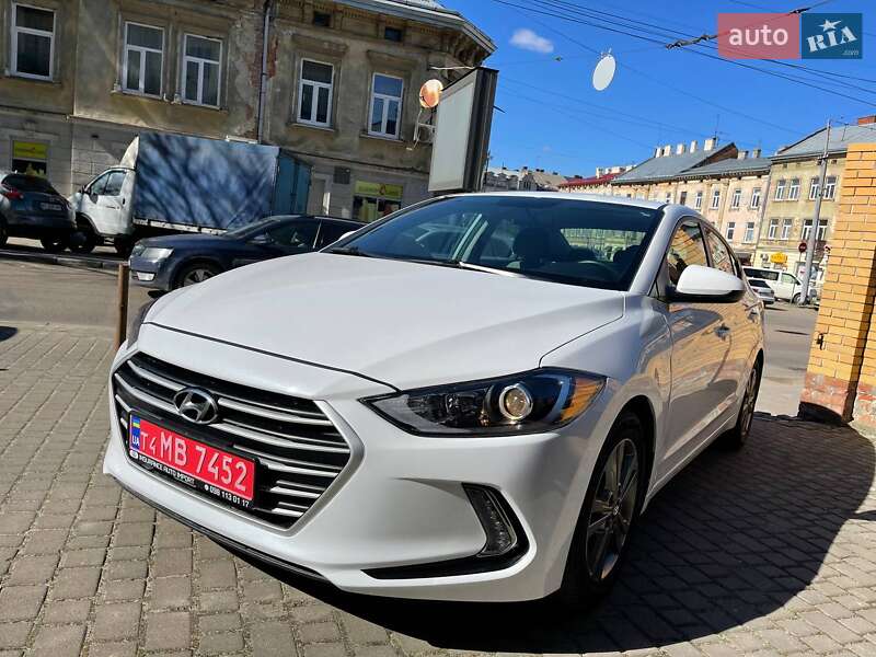 Седан Hyundai Elantra 2016 в 