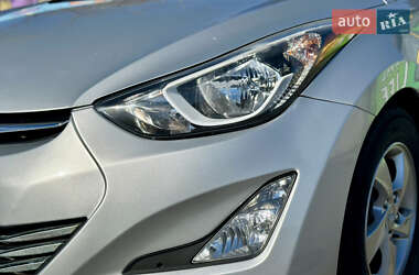 Седан Hyundai Elantra 2015 в 