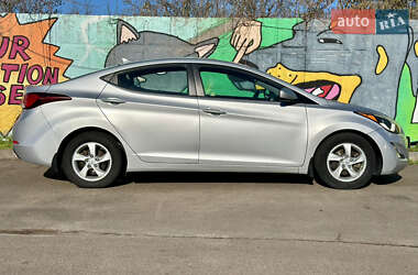 Седан Hyundai Elantra 2015 в 
