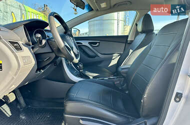 Седан Hyundai Elantra 2015 в 